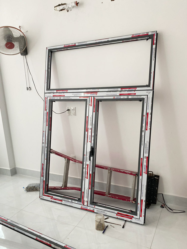 cua-so-nhom-xingfa-2-canh-mo-quay-he-55-phuc-hung